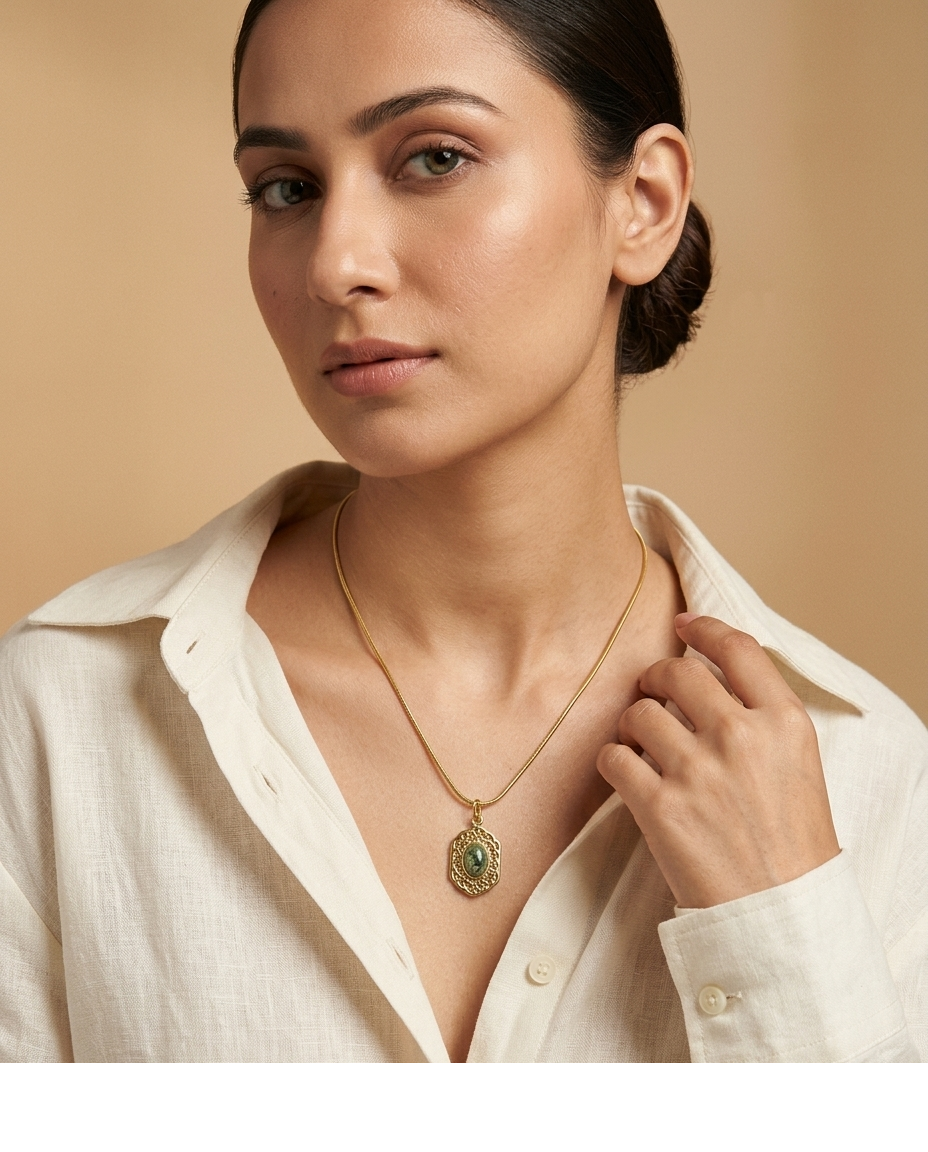 Vintage Gold-Tone Green Stone Pendant Necklace for Women