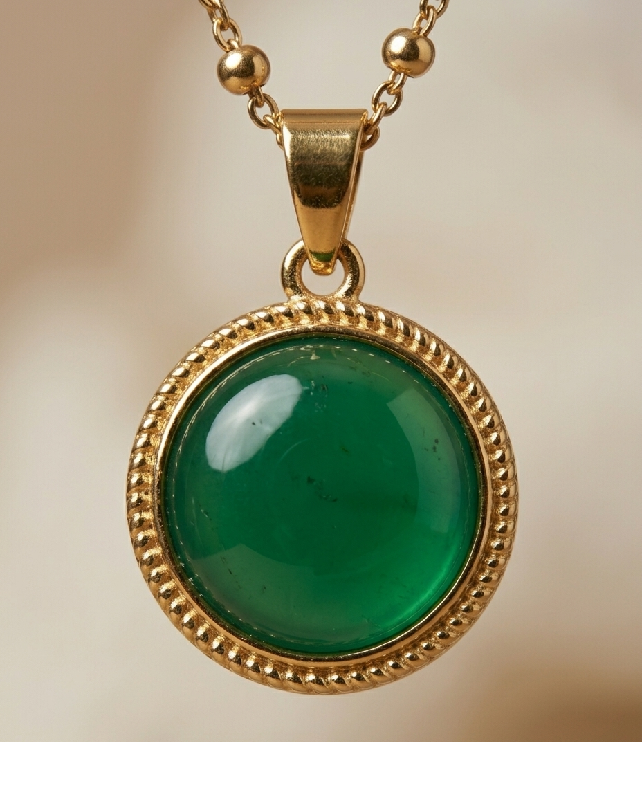 Classic Green Cabochon Gold Pendant Necklace for Women