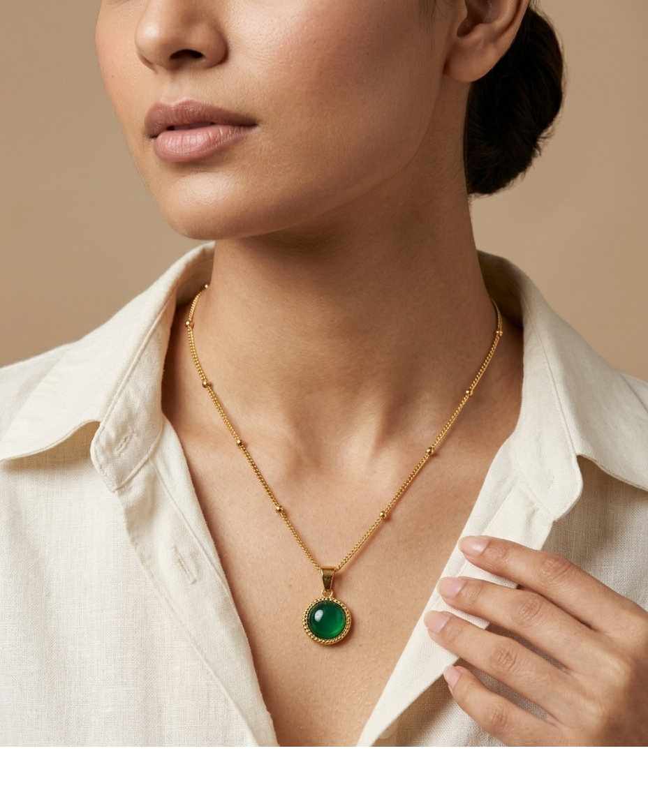 Classic Green Cabochon Gold Pendant Necklace for Women