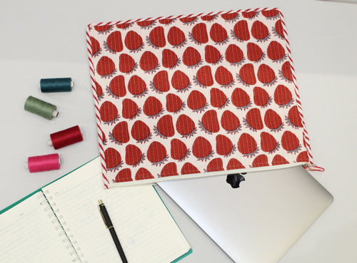 Berry Basic  Laptop Sleeve